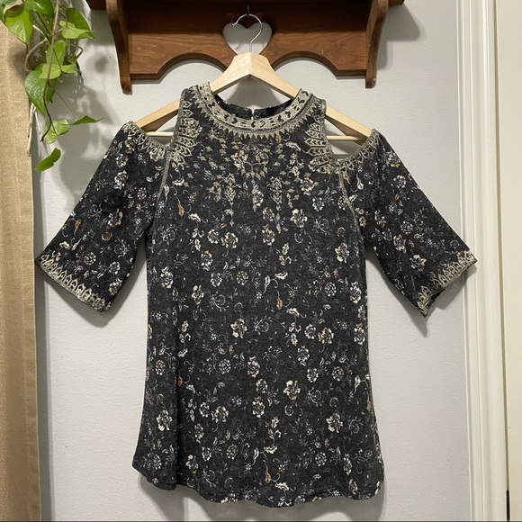 BKE Bohemian Blouse Floral Knit Cold Shoulder Embroidered Boho Women’s Small S - Picture 14 of 14